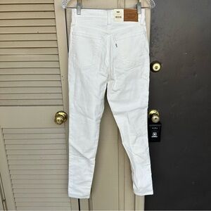 New with tags Levi’s “721 High Rise Skinny” Jeans Size 27